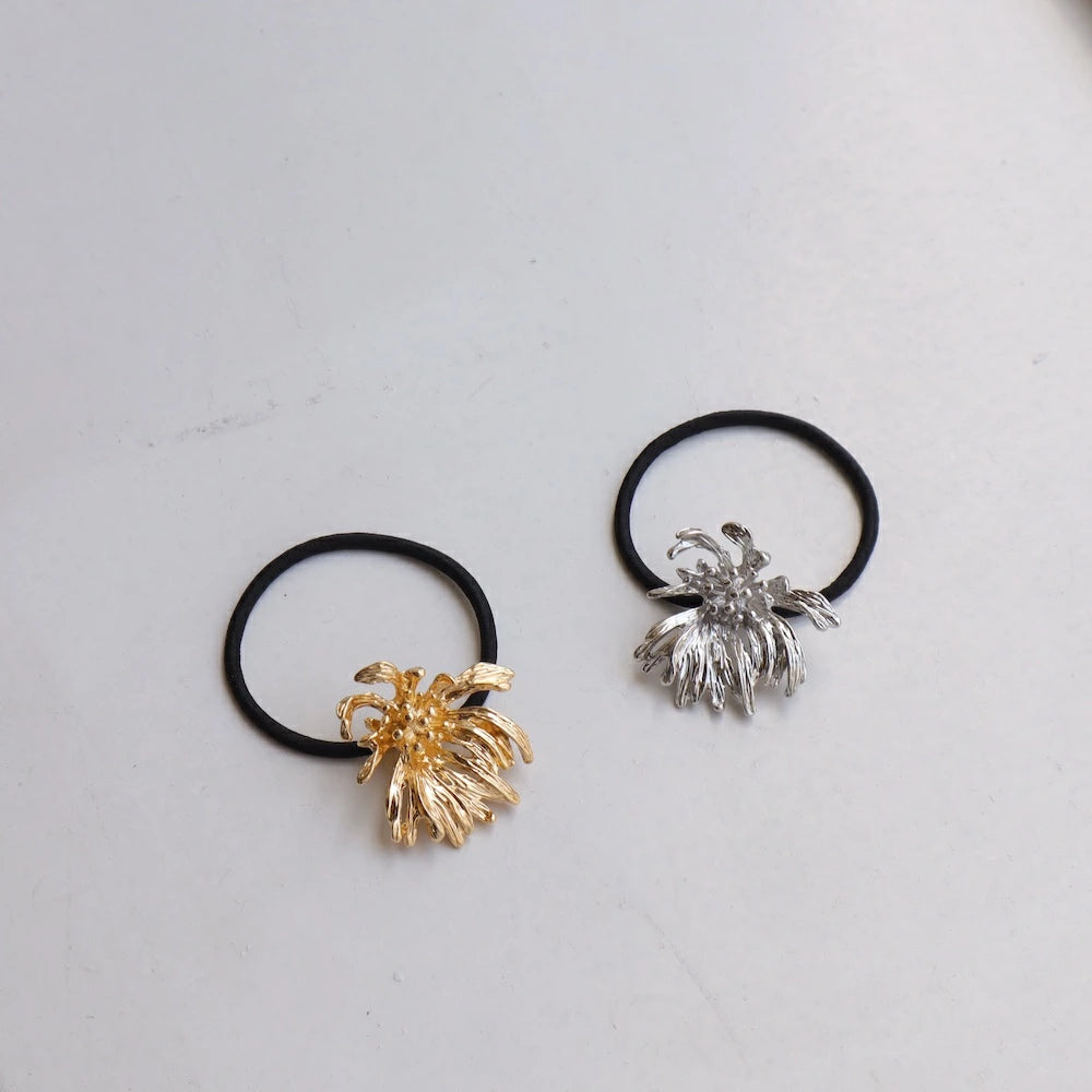 H017 simple flower motif hair tie