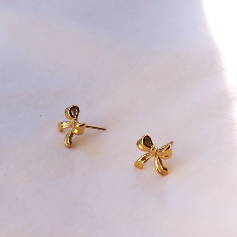 P380 stainless ribbon motif pierce