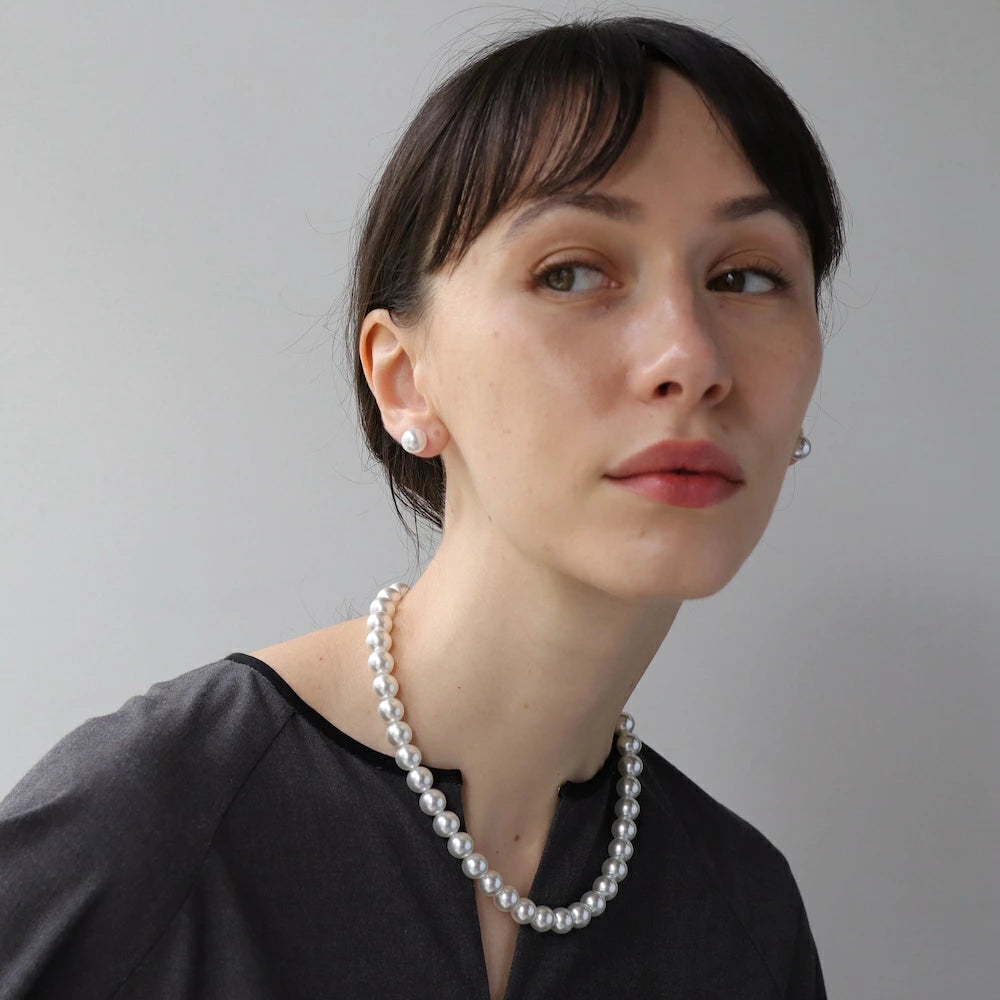 N067 big pearl bees necklace