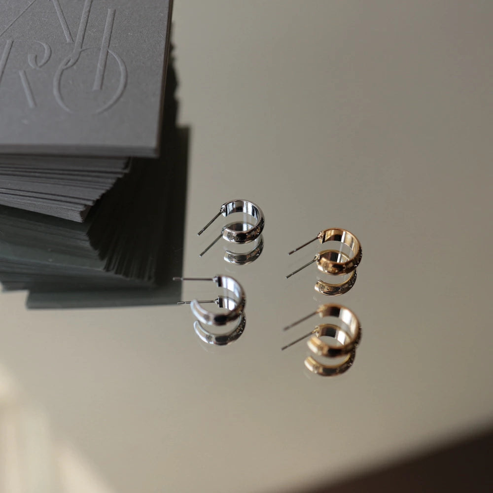 P131 simple hoop earring