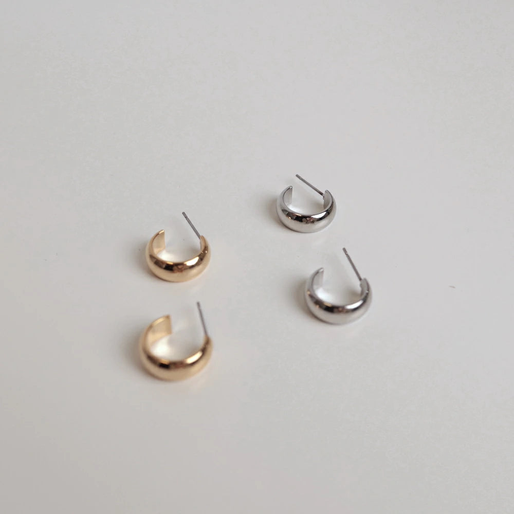 P131 simple hoop earring