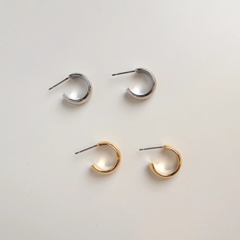 P131 simple hoop earring