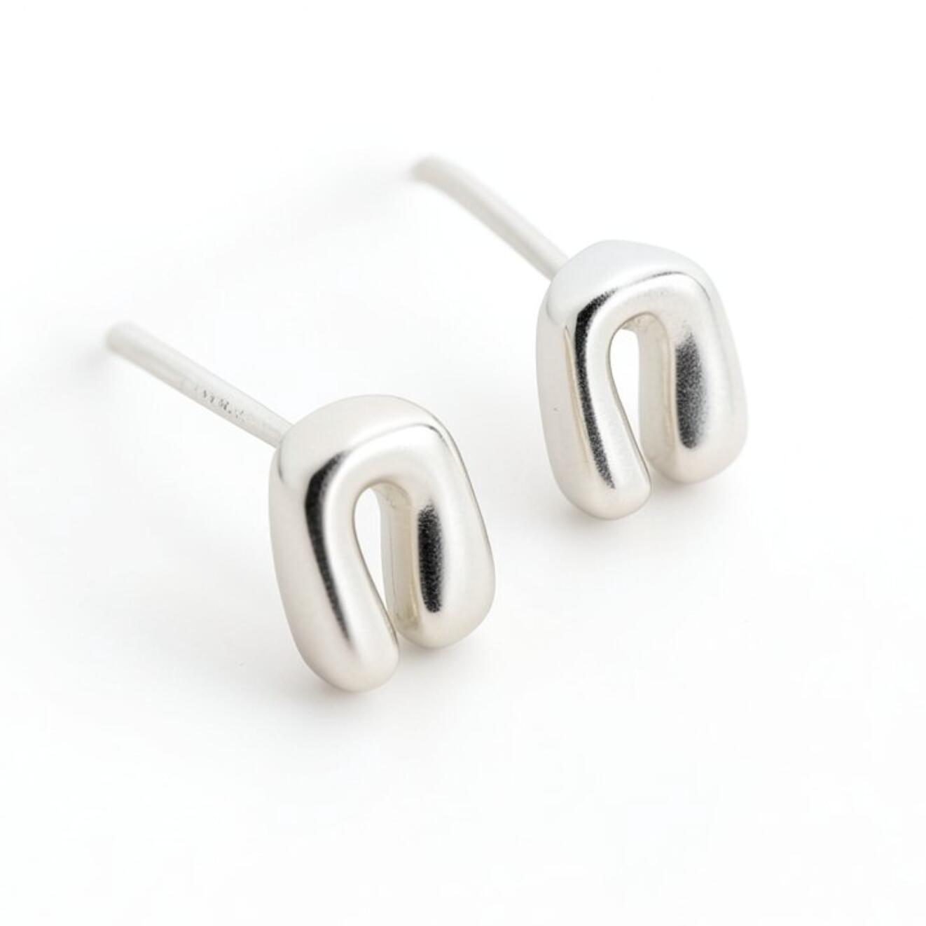 P142 Pierce Earrings U Gold Silver Ladies Hypoallergenic Minimal Elegant Daily Wear Stylish Popular Gift
