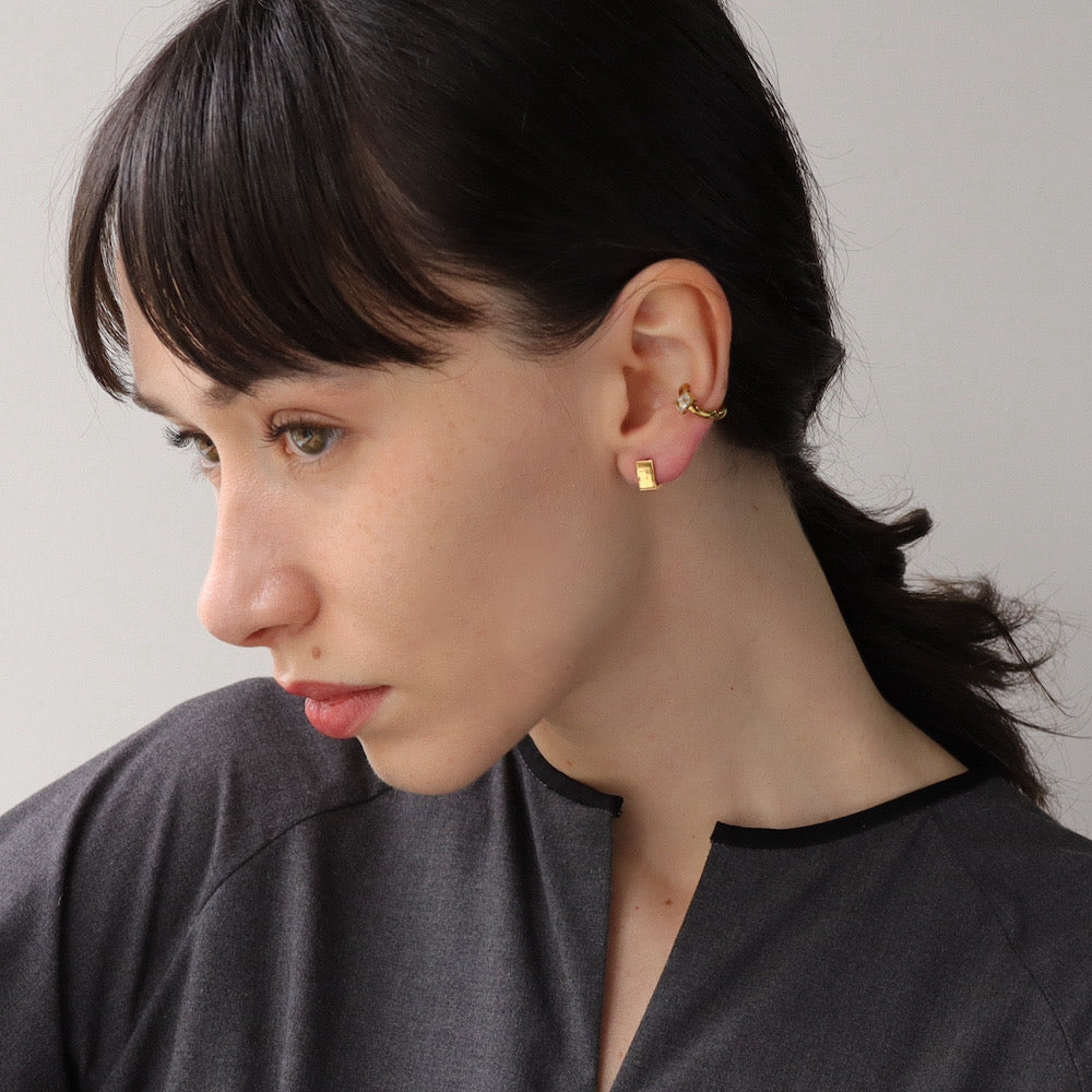 P034 stainless square hoop pierce