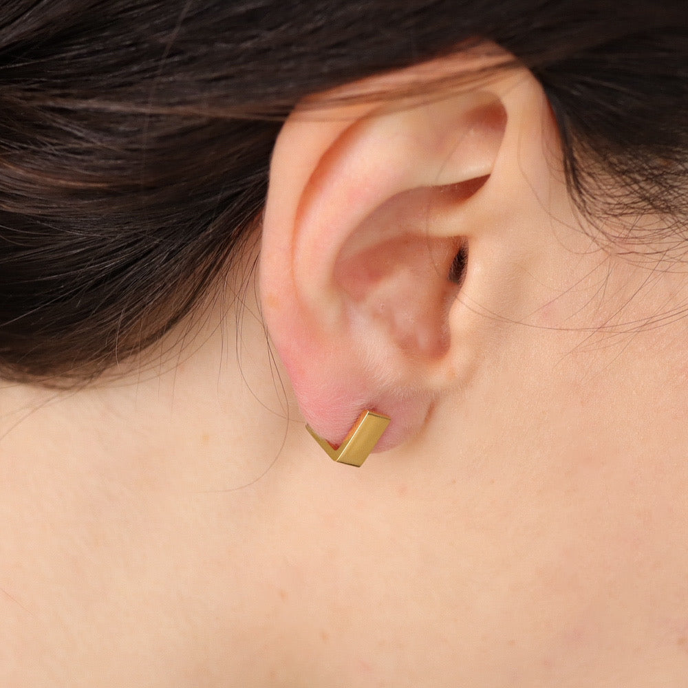 P034 stainless square hoop pierce