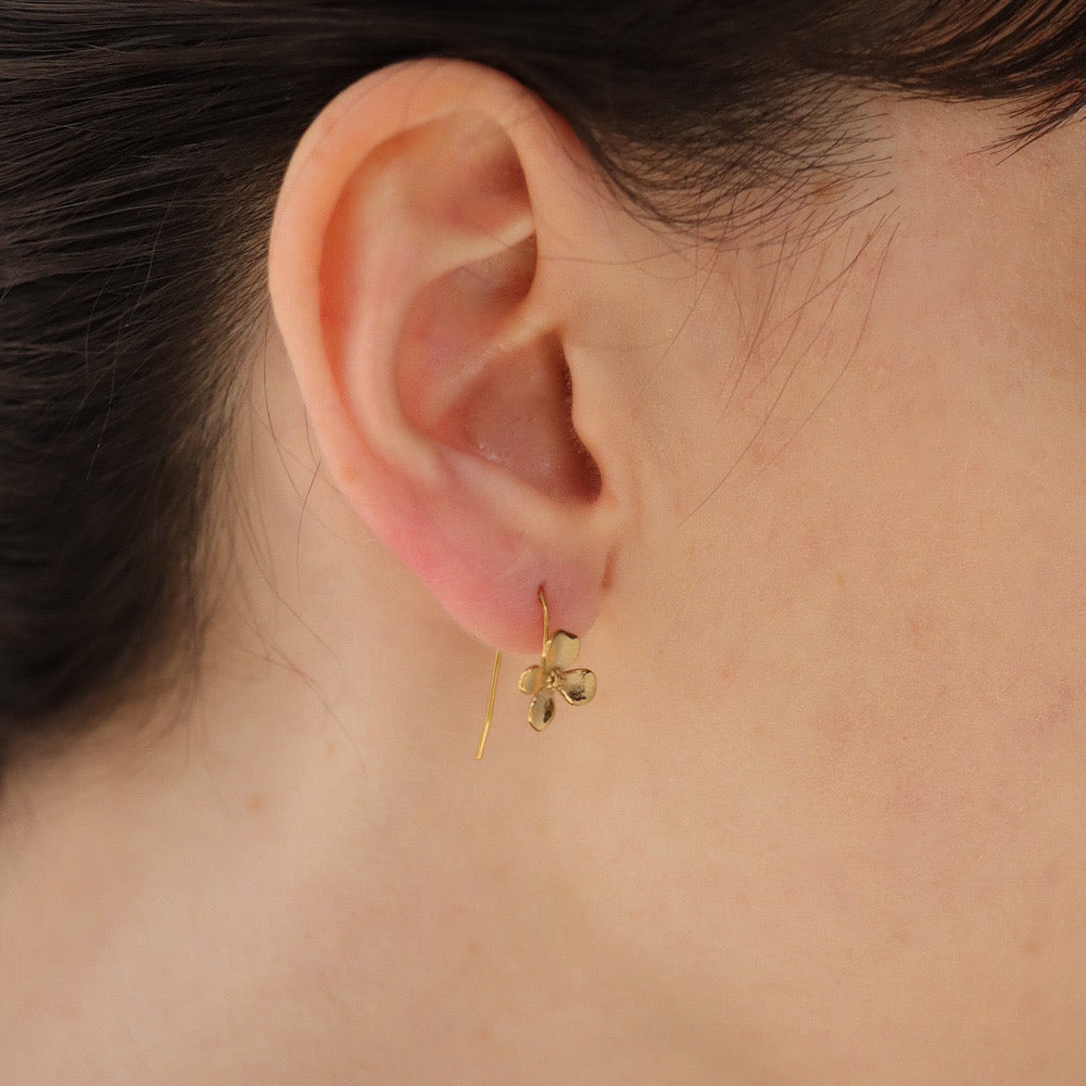 P270 stainless gold flower hook pierce