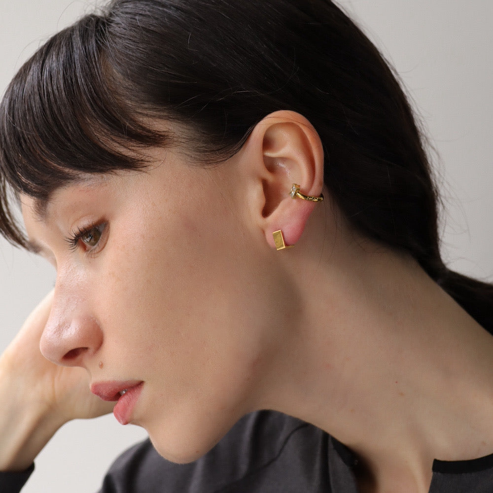 P034 stainless square hoop pierce