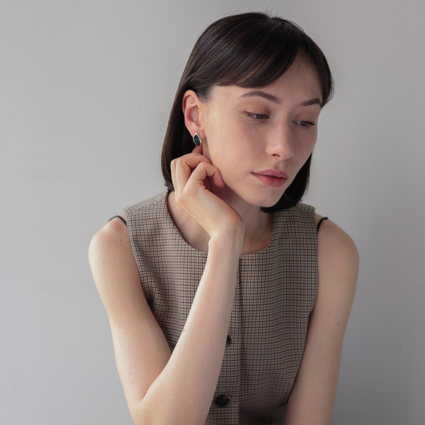P196 almond shaped pierce