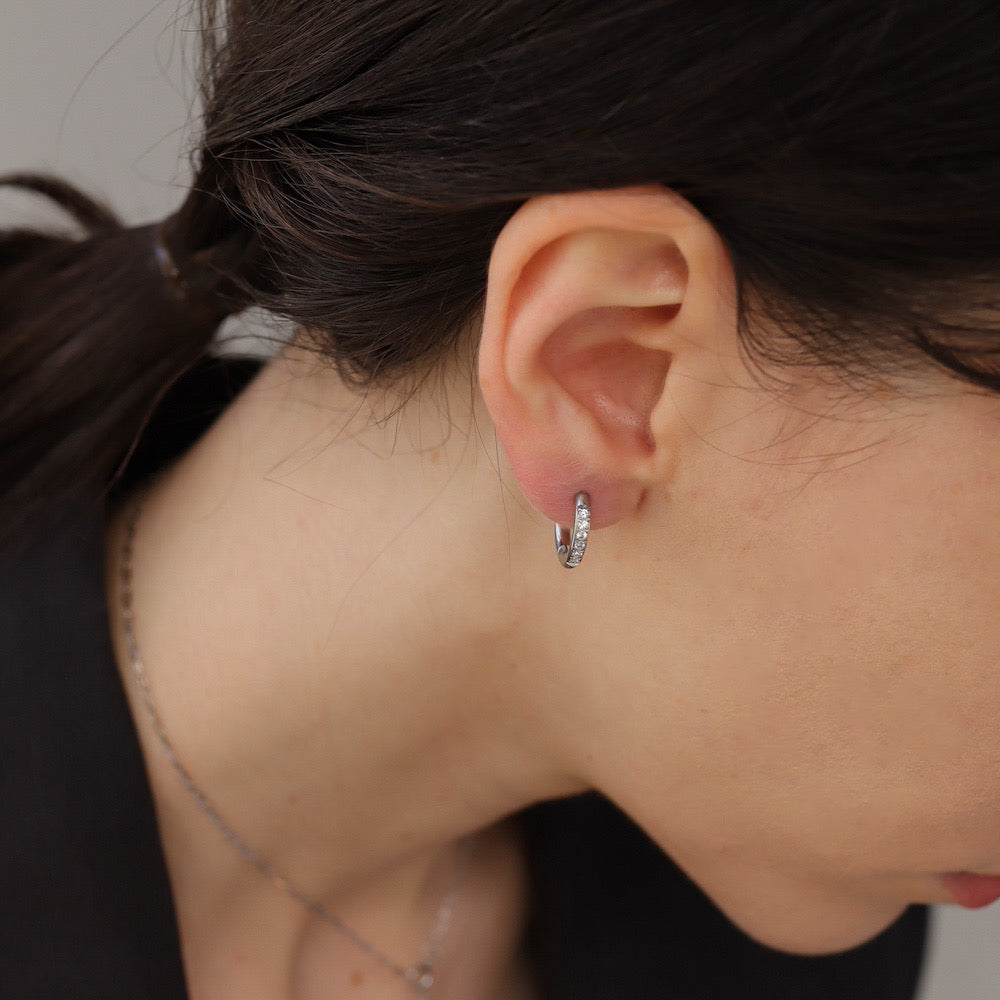 P129 stainless sparkle hoop pierce