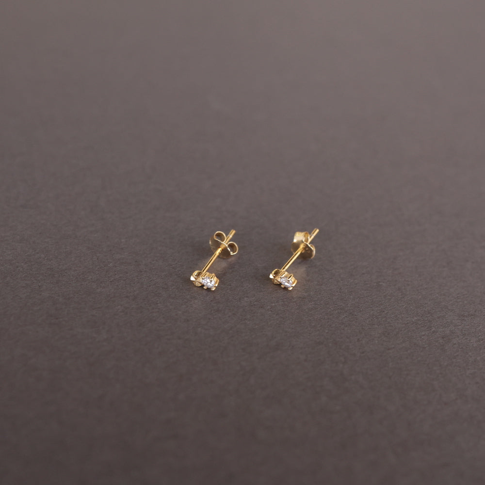 P462 silver925 Single Cubic Zirconia Stud pierce