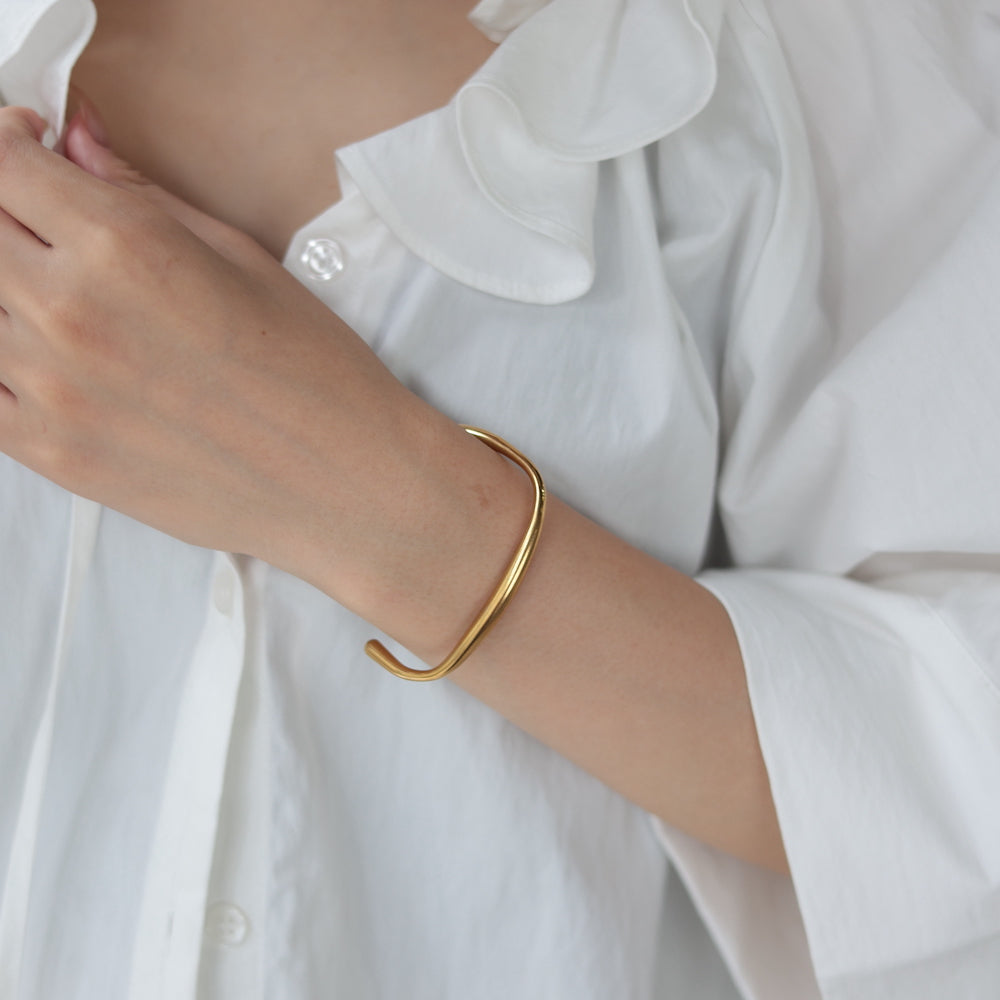 N221 stainless wave-design bangle
