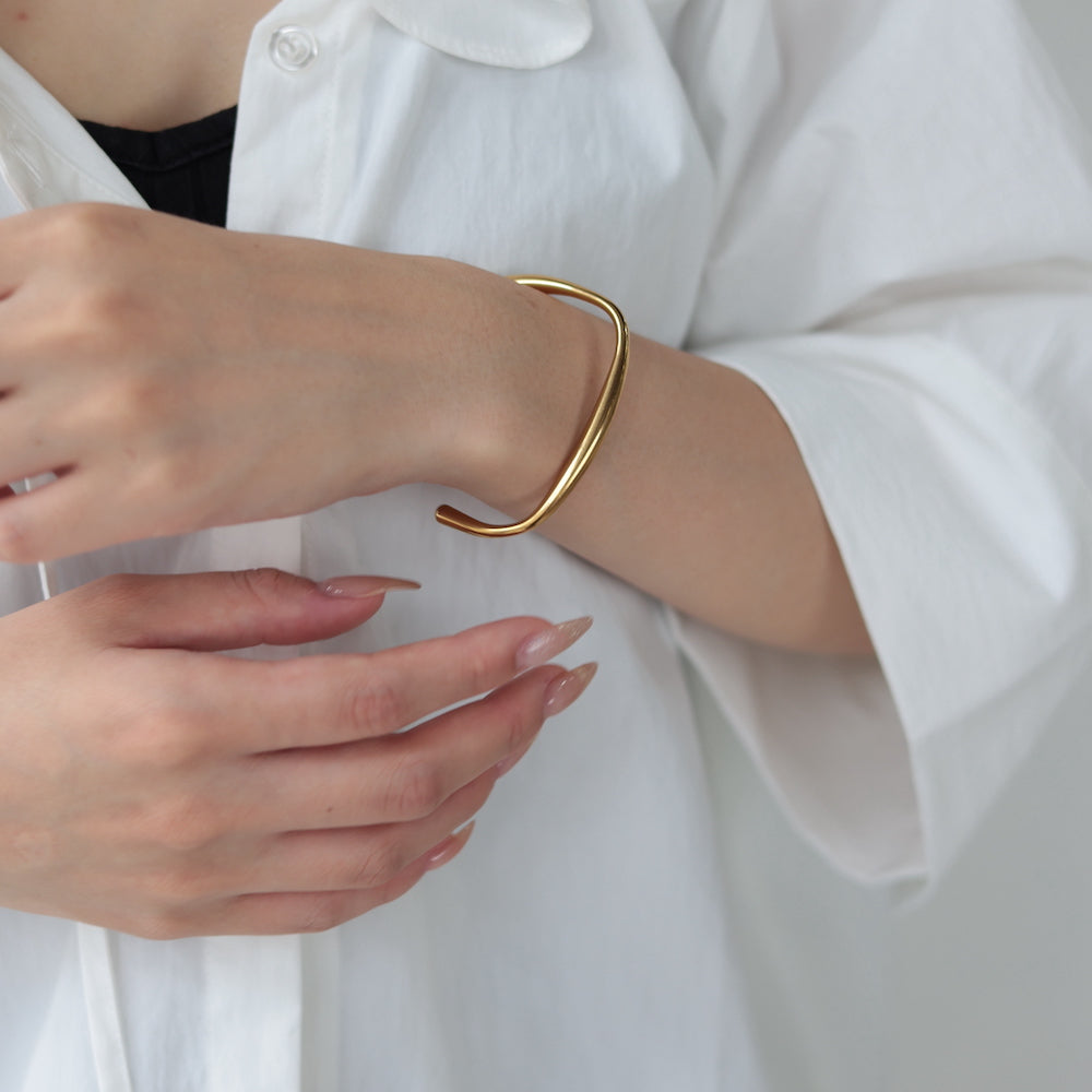 N221 stainless wave-design bangle
