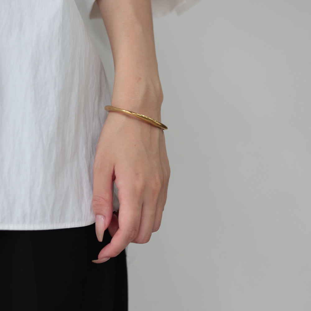N221 stainless wave-design bangle