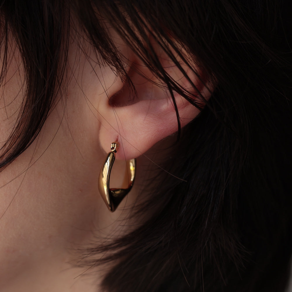 P275 stainless twist hoop pierce
