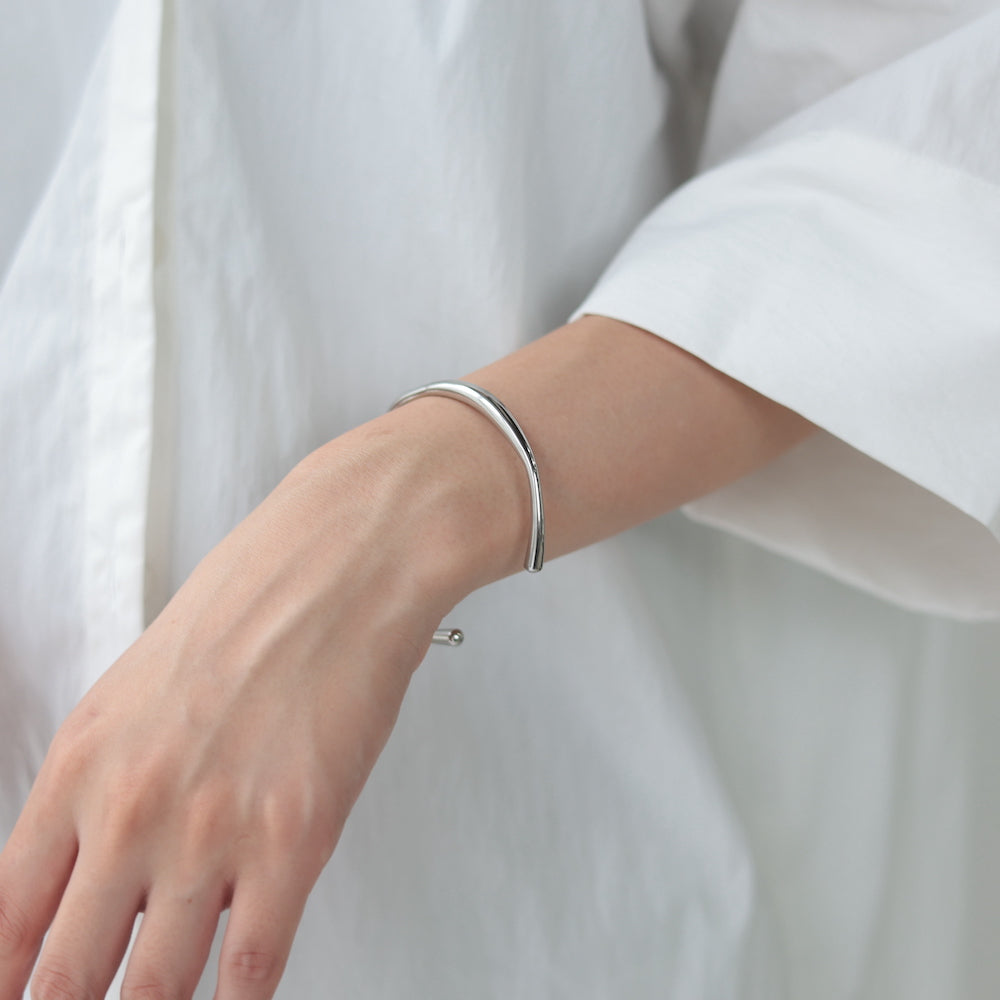 N221 stainless wave-design bangle