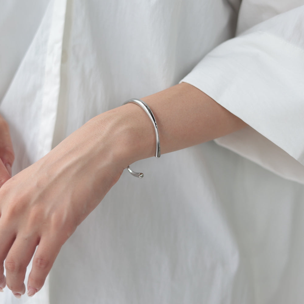 N221 stainless wave-design bangle
