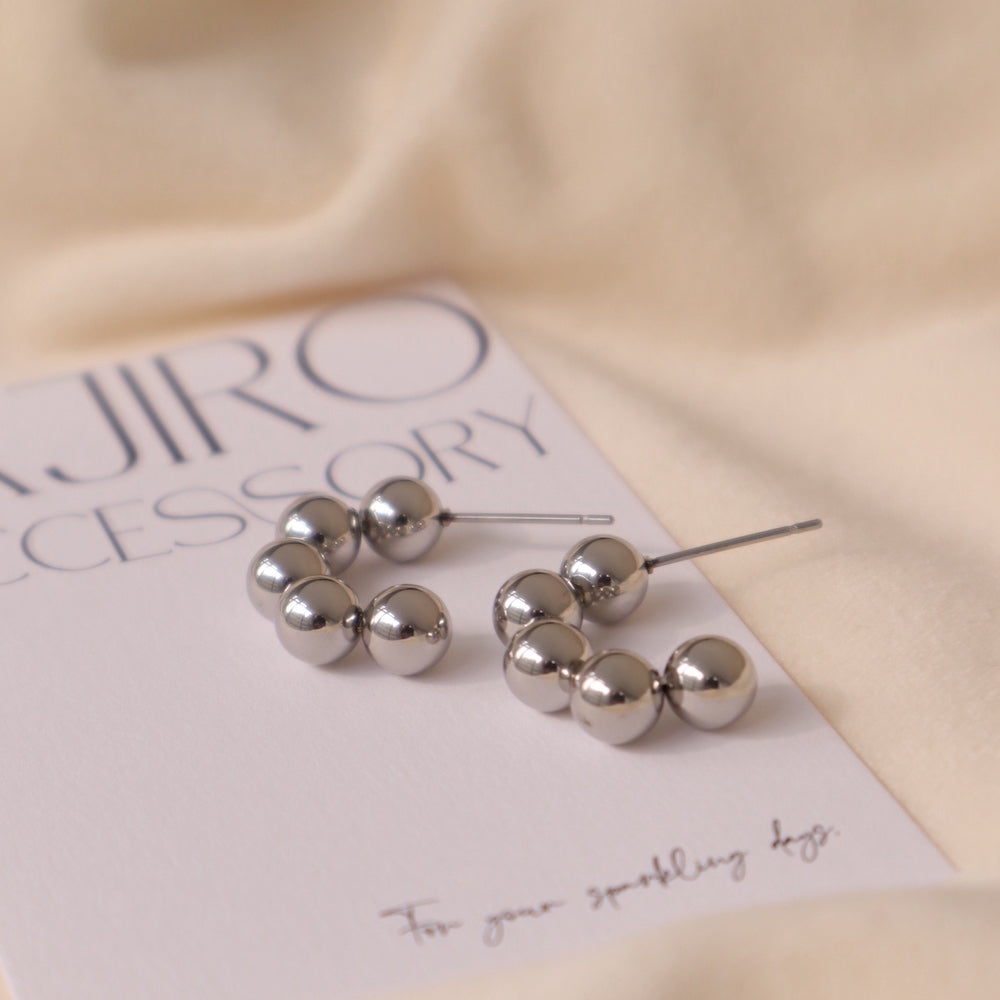 P202 stainless metal ball half hoop pierce