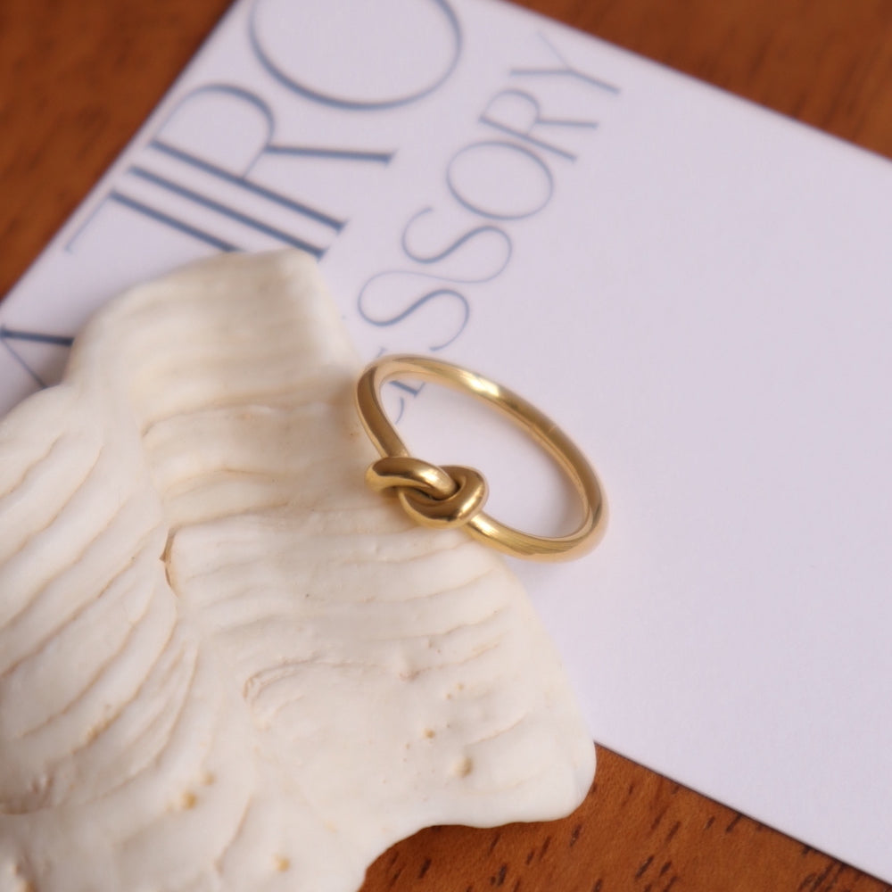 R001 stainless knot ring