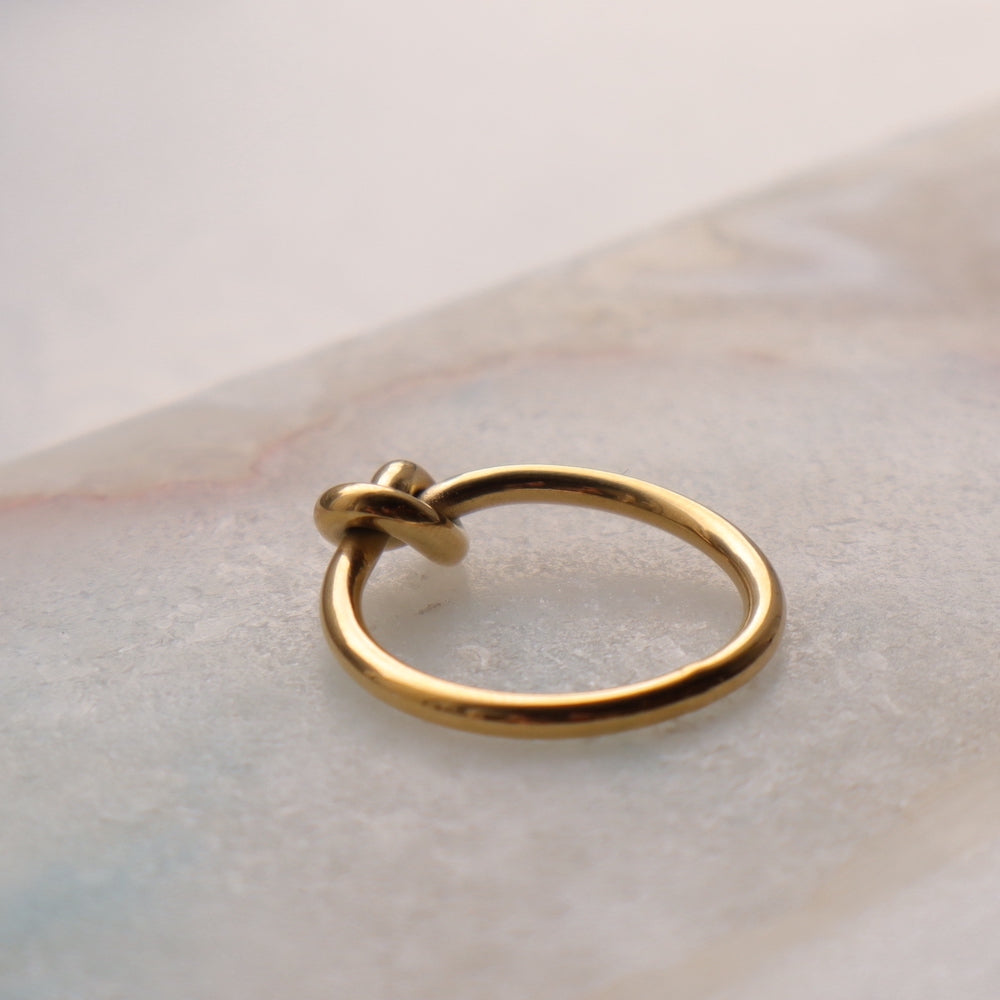 R001 stainless knot ring