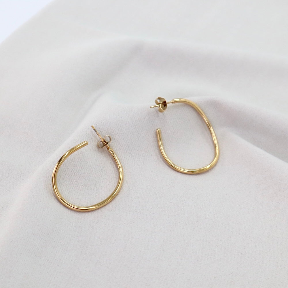 P038 stainless soft wave hoop pierce