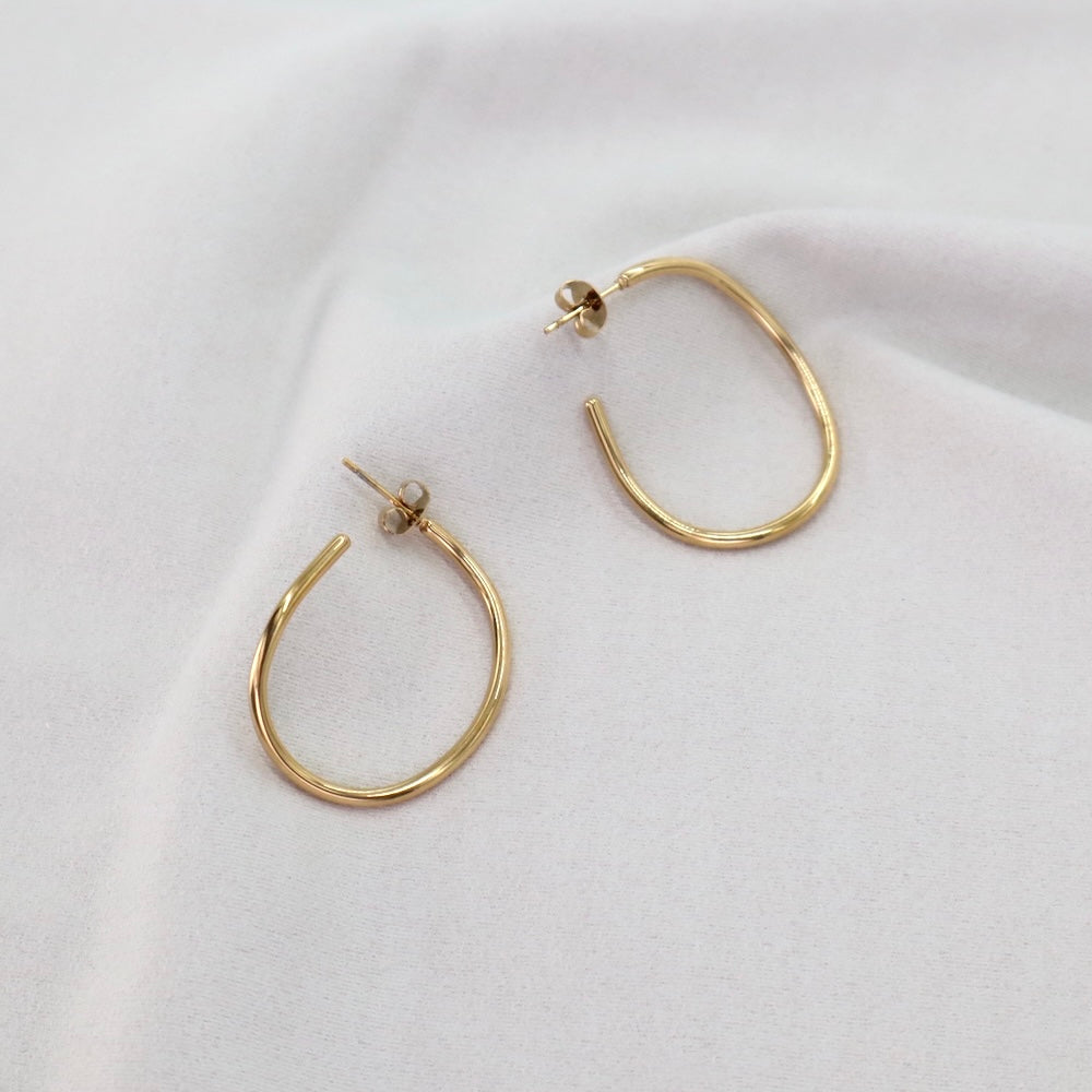 P038 stainless soft wave hoop pierce