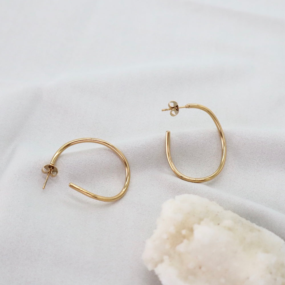 P038 stainless soft wave hoop pierce