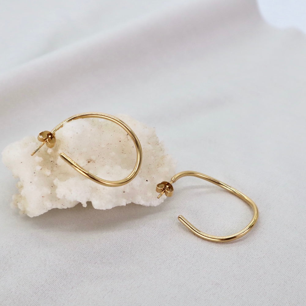 P038 stainless soft wave hoop pierce