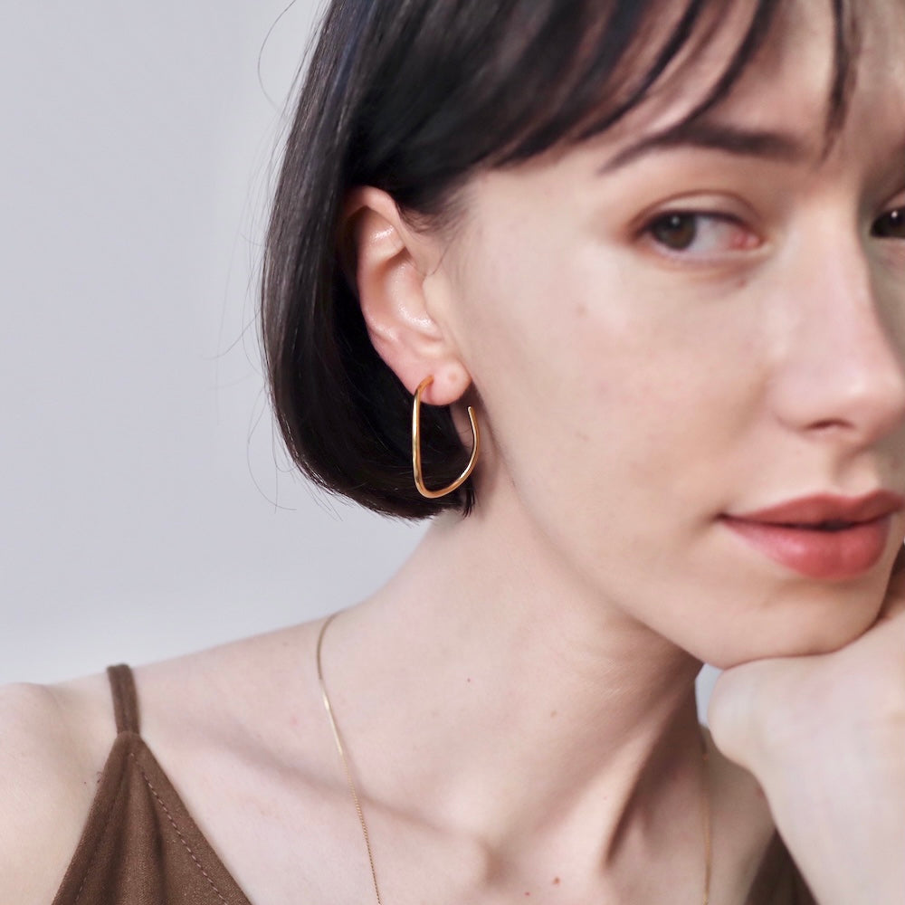 P038 stainless soft wave hoop pierce