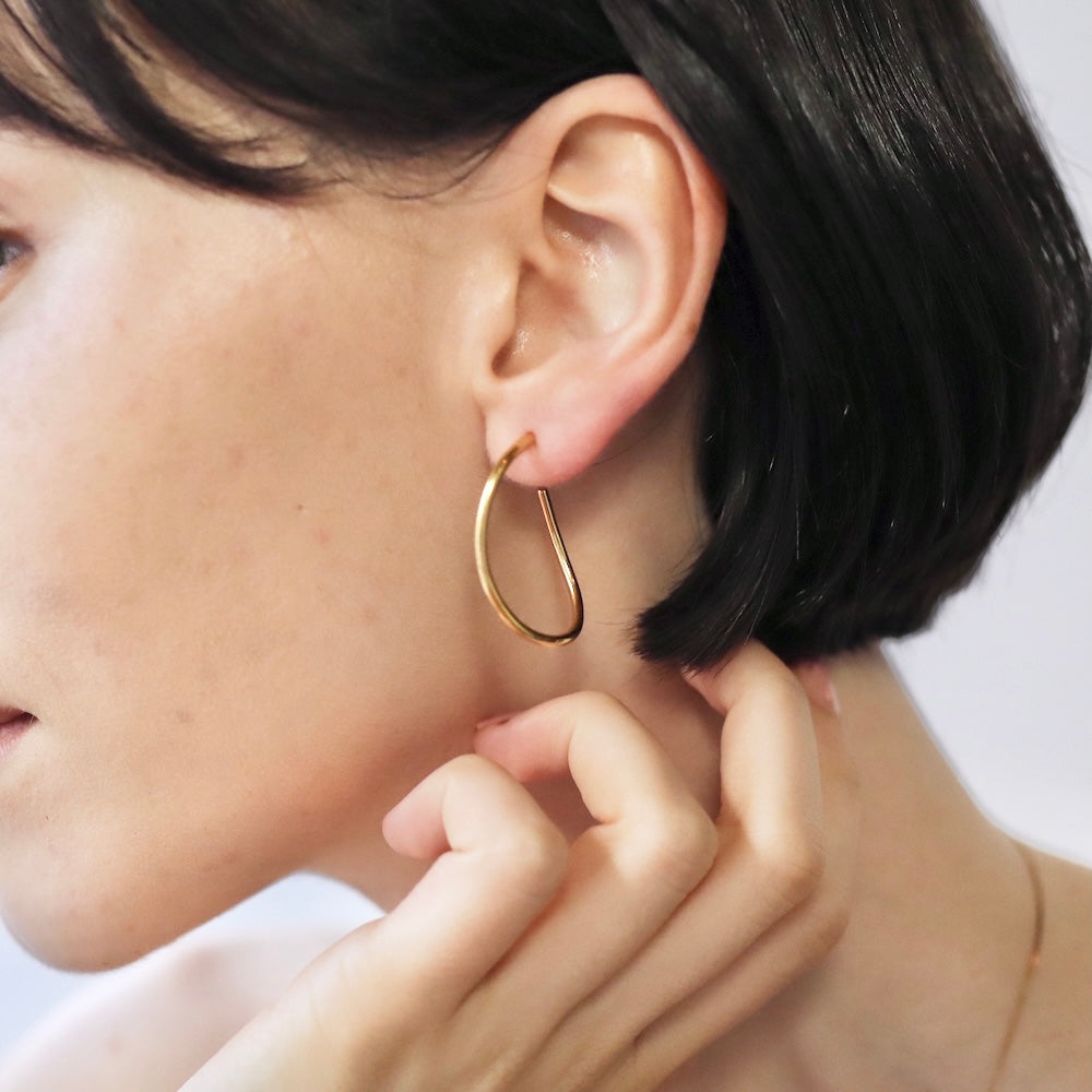 P038 stainless soft wave hoop pierce