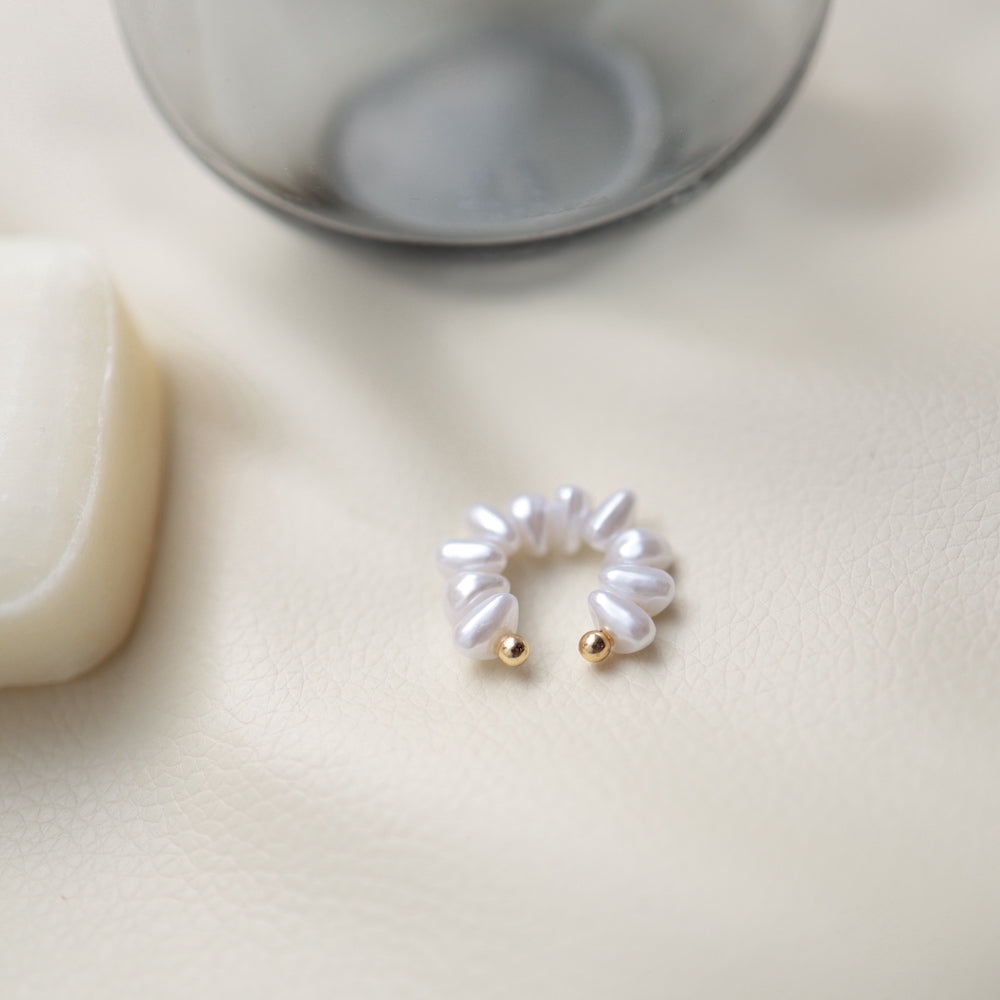 C081 pearl like big earcuff