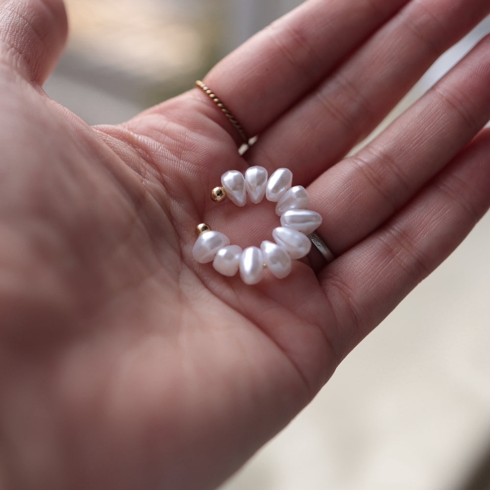 C081 pearl like big earcuff