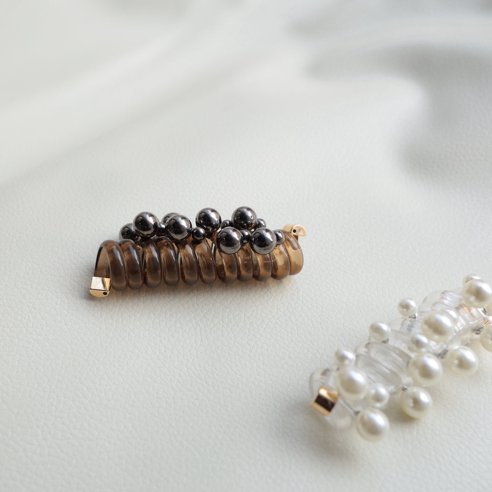 H005 random pearl coil up pony