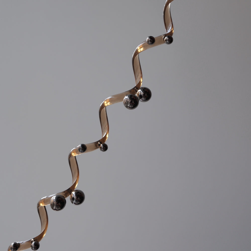 H005 random pearl coil up pony