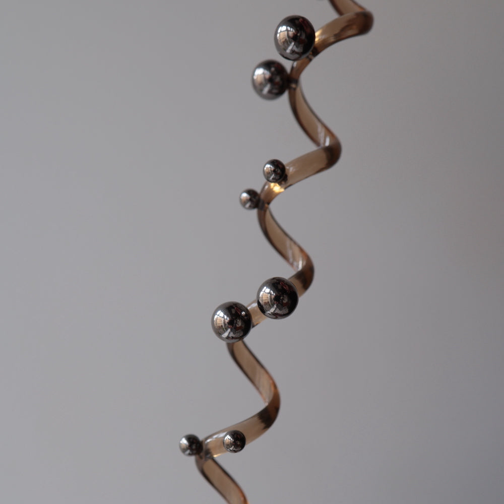 H005 random pearl coil up pony