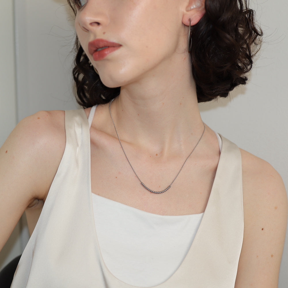 N026 stainless ball necklace