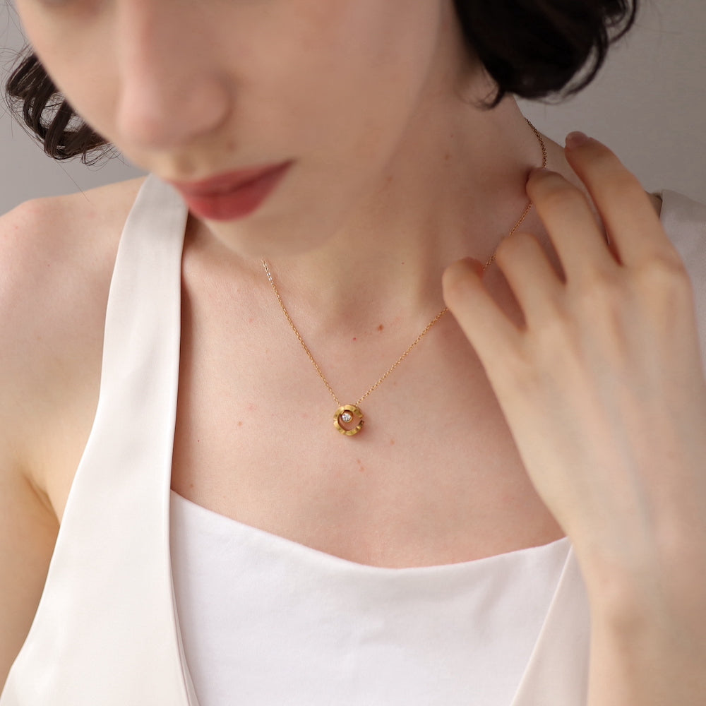 N121 stainless quilting pendant necklace