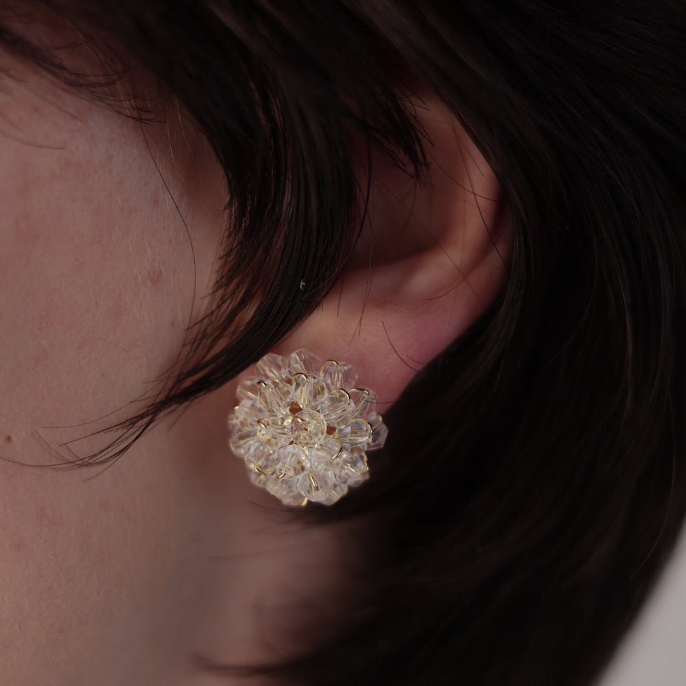 P209 clear flower bead pierce