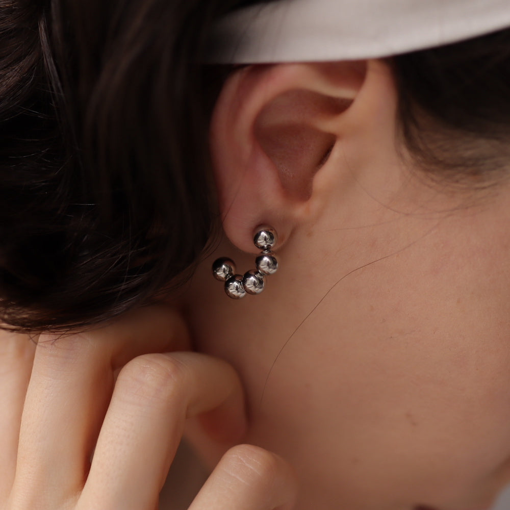 P202 stainless metal ball half hoop pierce