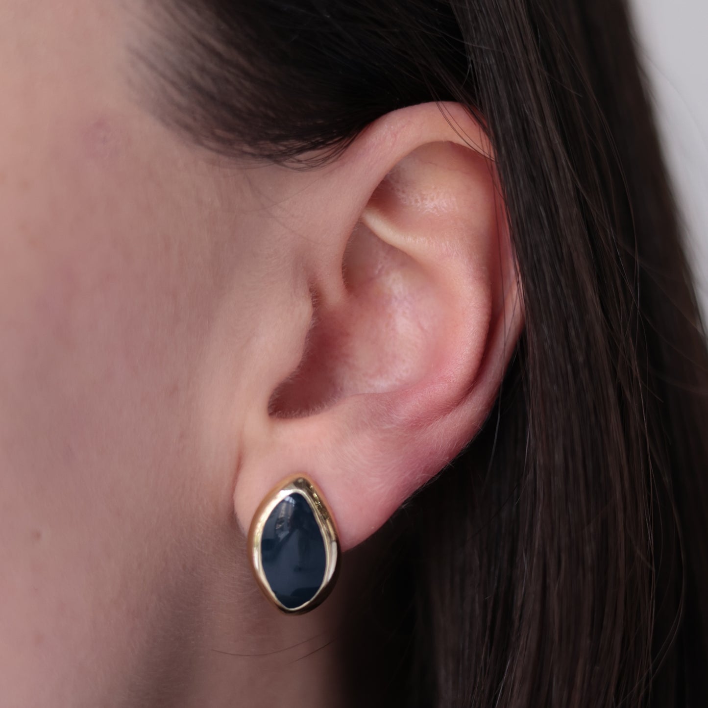 P196 almond shaped pierce
