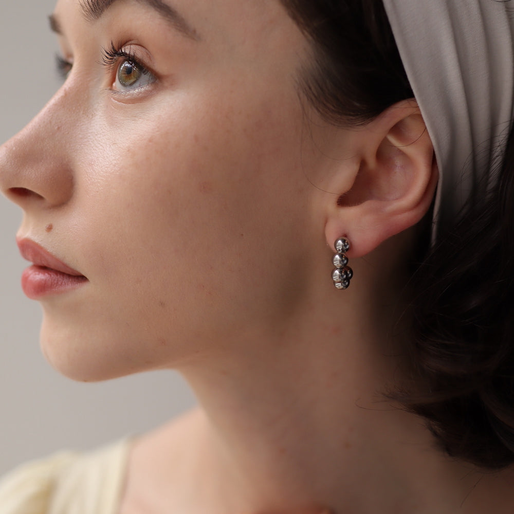 P202 stainless metal ball half hoop pierce
