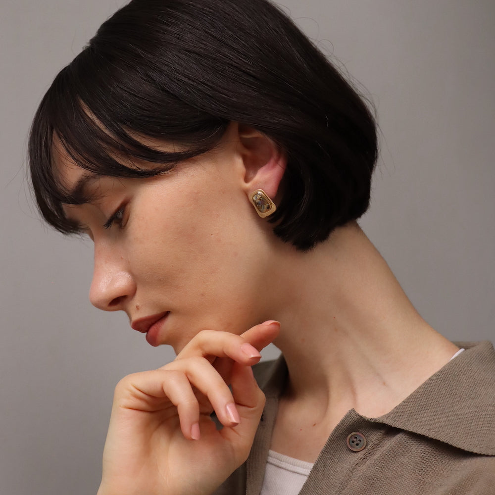 P178 antique style square shell pierce
