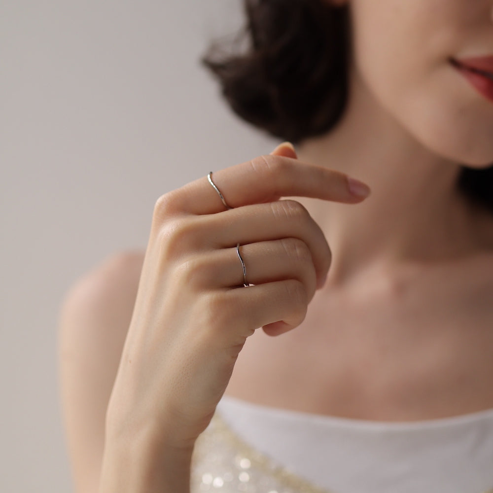 R035 stainless simple wave slim ring