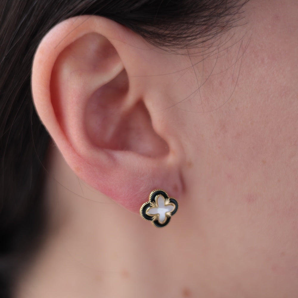 P351 black shell flower pierce /earring