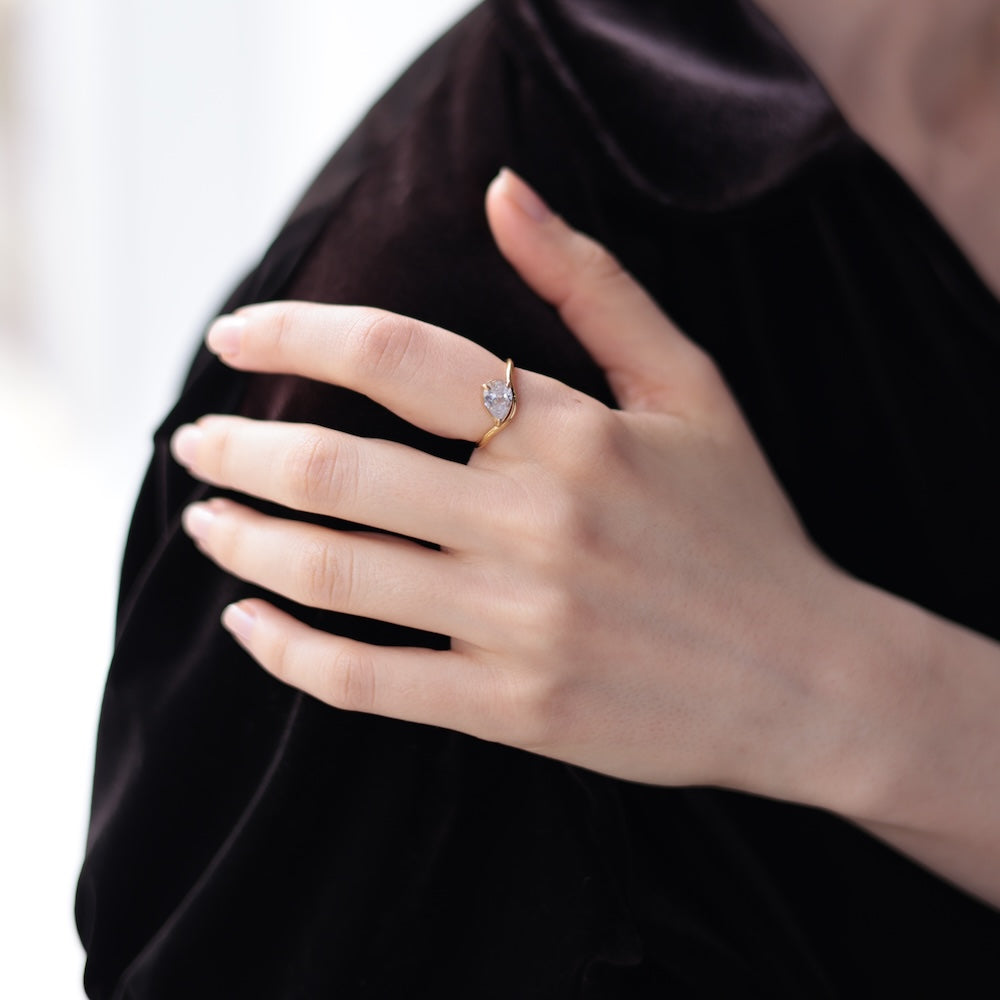 R026 stainless drop stone ring