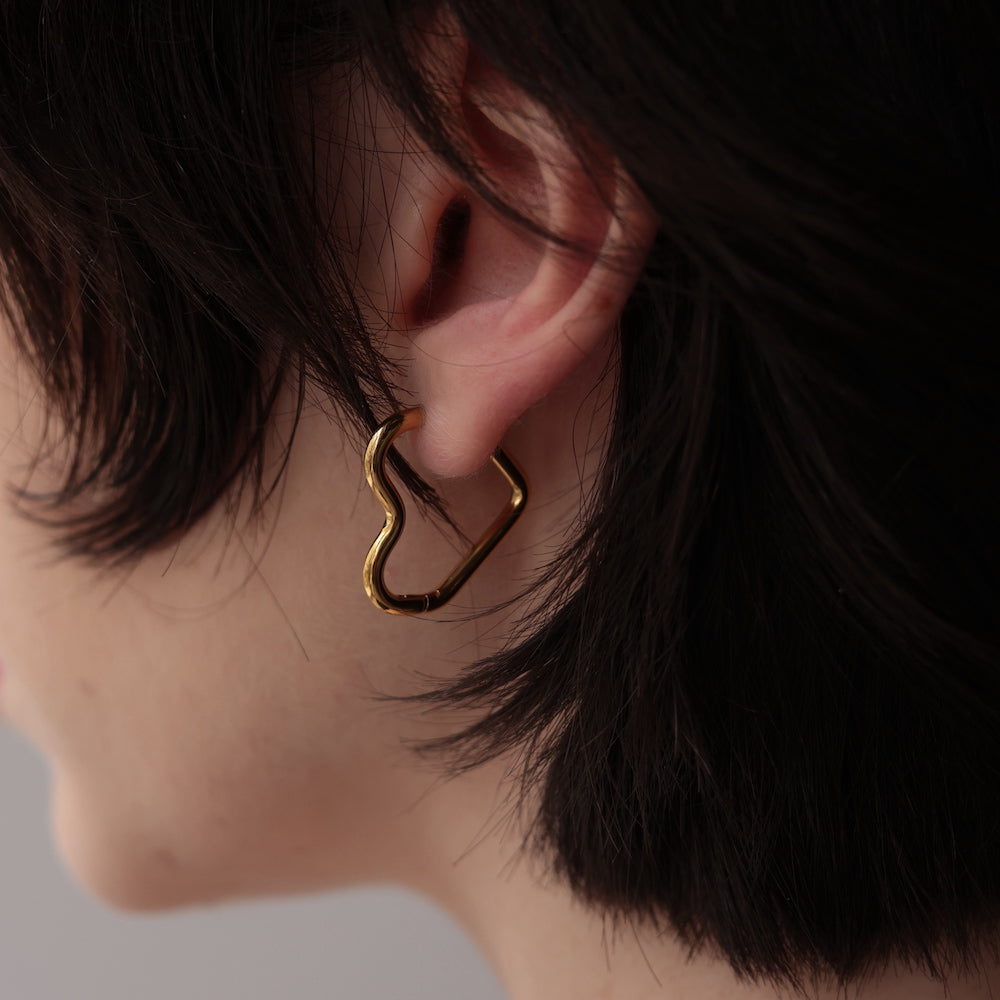 P126 stainless heart hoop pierce