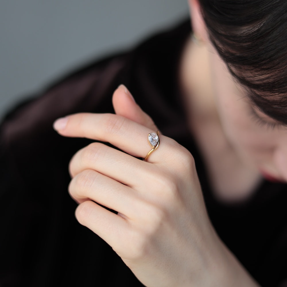R026 stainless drop stone ring
