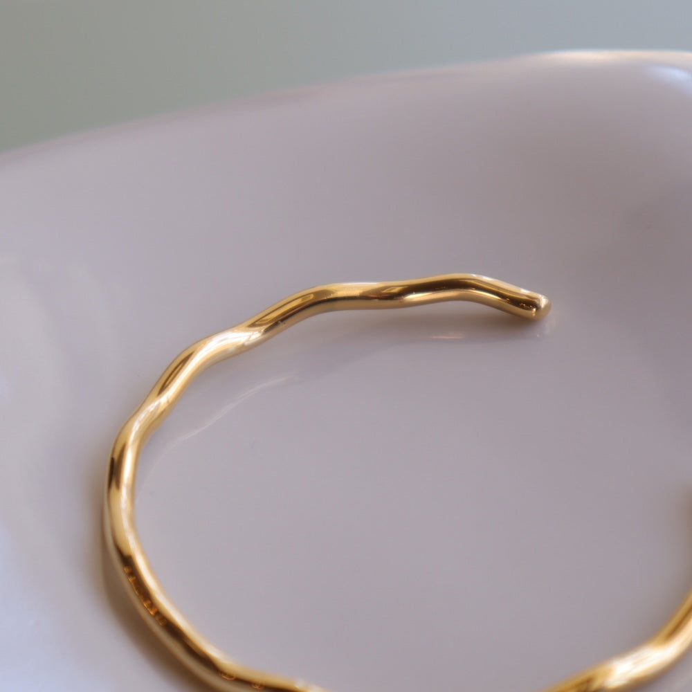 N008 stainless wave style bangle