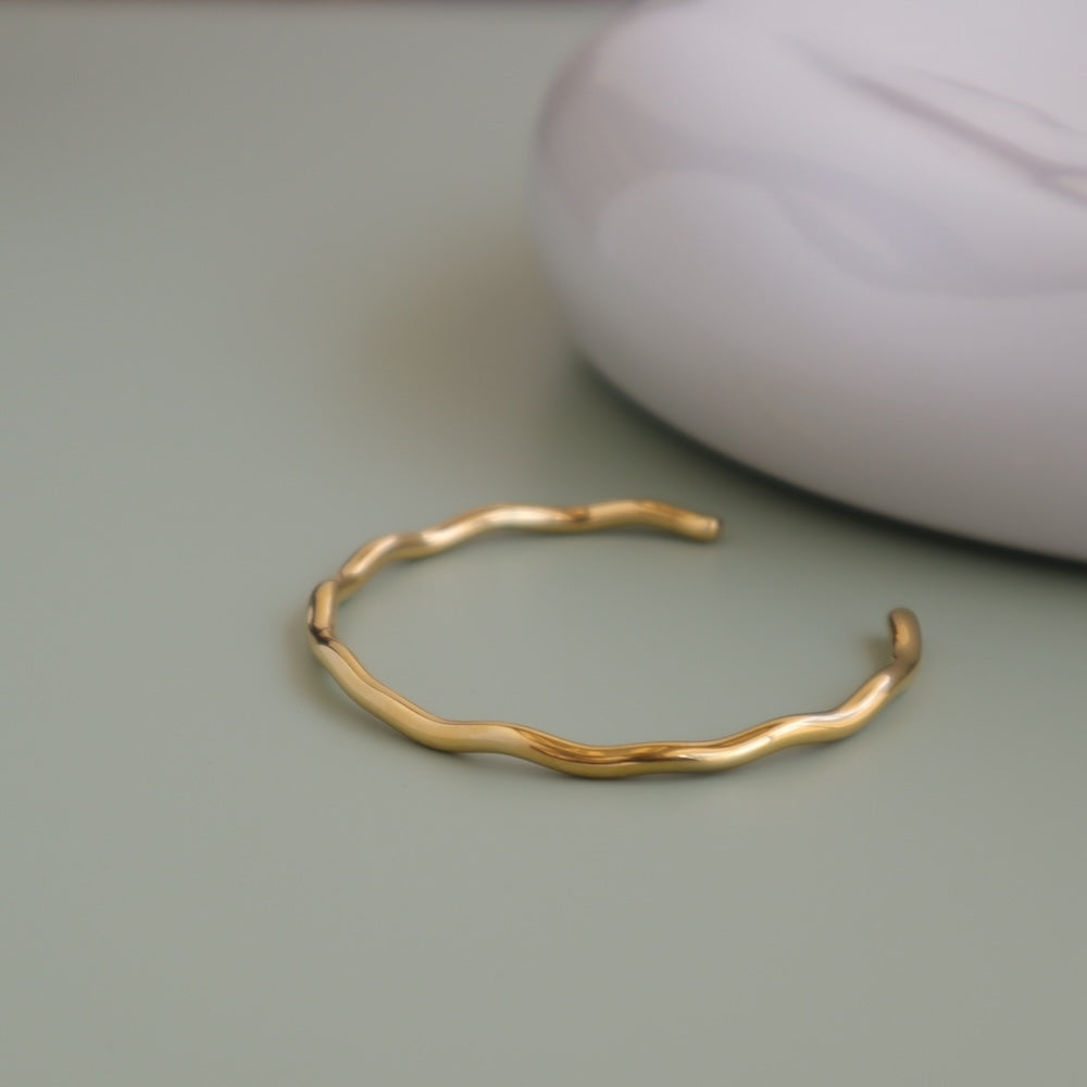 N008 stainless wave style bangle