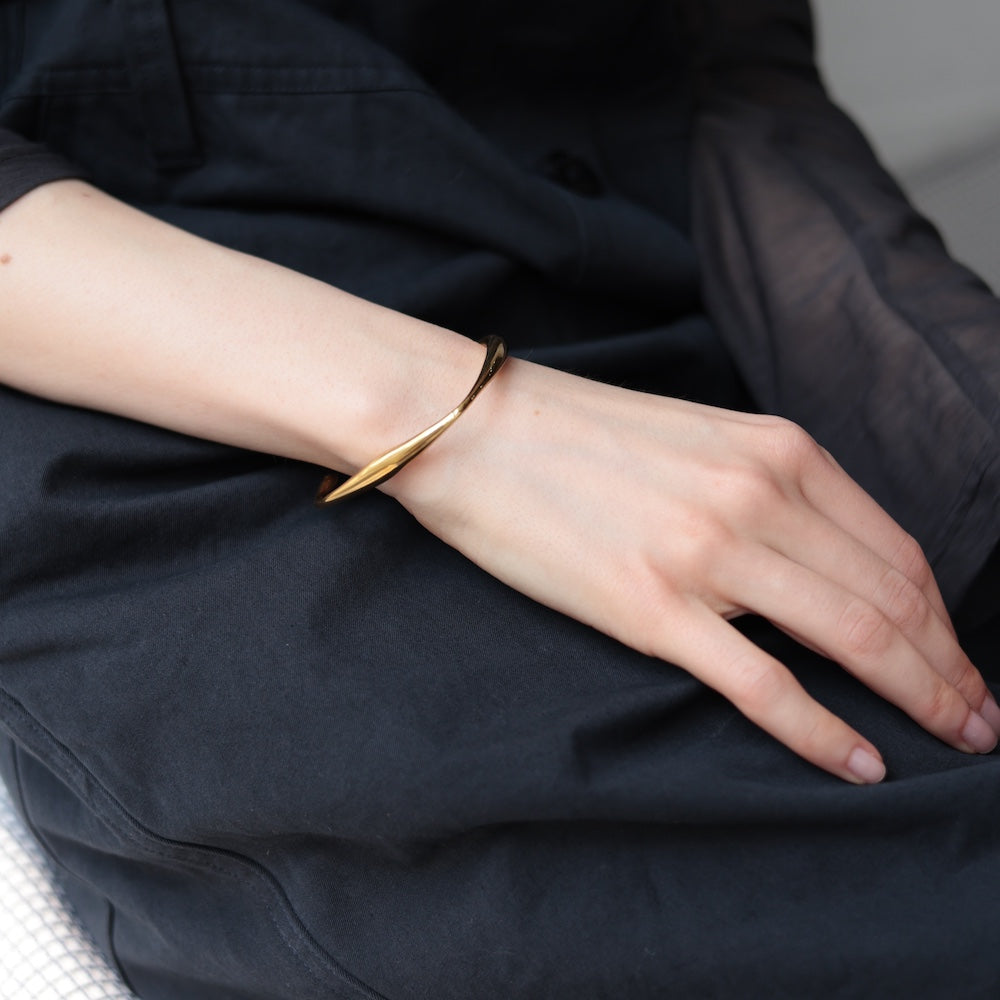 N221 stainless wave-design bangle