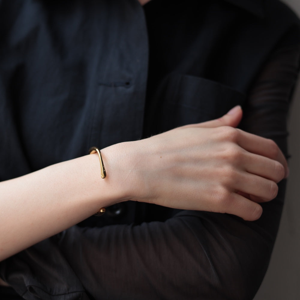 N221 stainless wave-design bangle